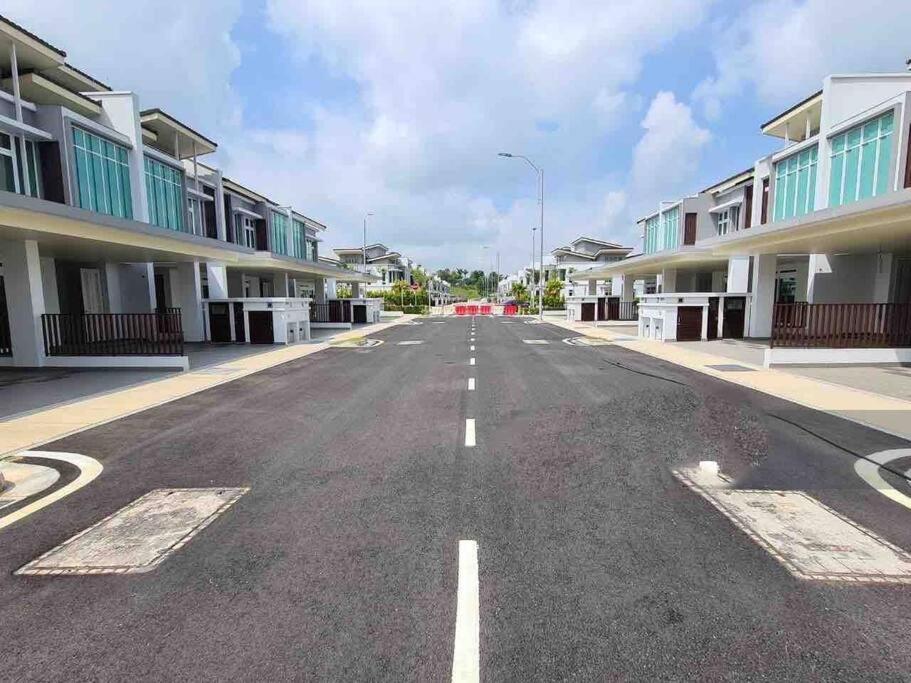 Luxury 2-Storey Terrace House Near Ioi City Mall Putrajaya Luaran gambar